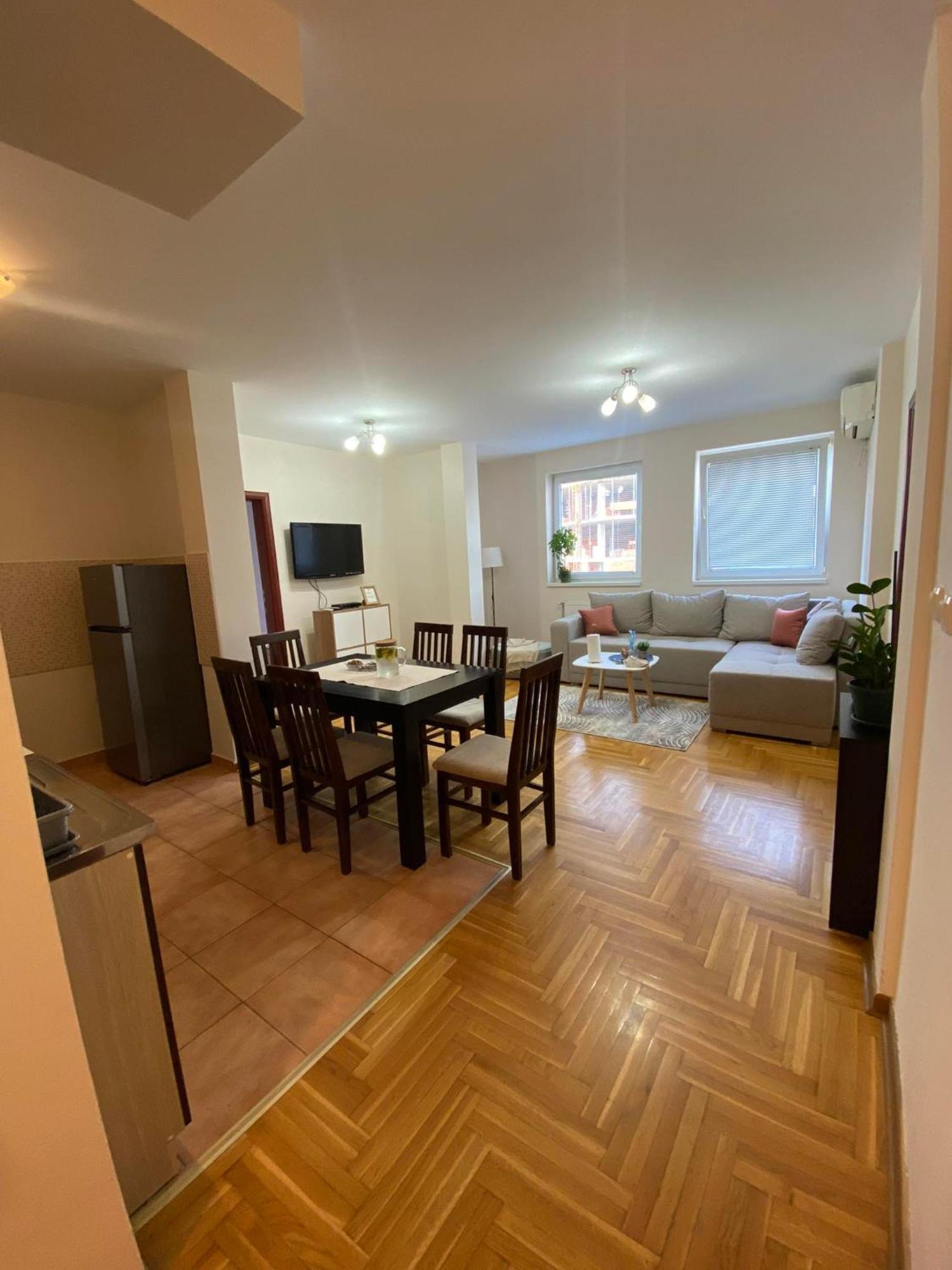 D Apartment Free Private Parking Fast Wi-Fi Novi Sad Dış mekan fotoğraf